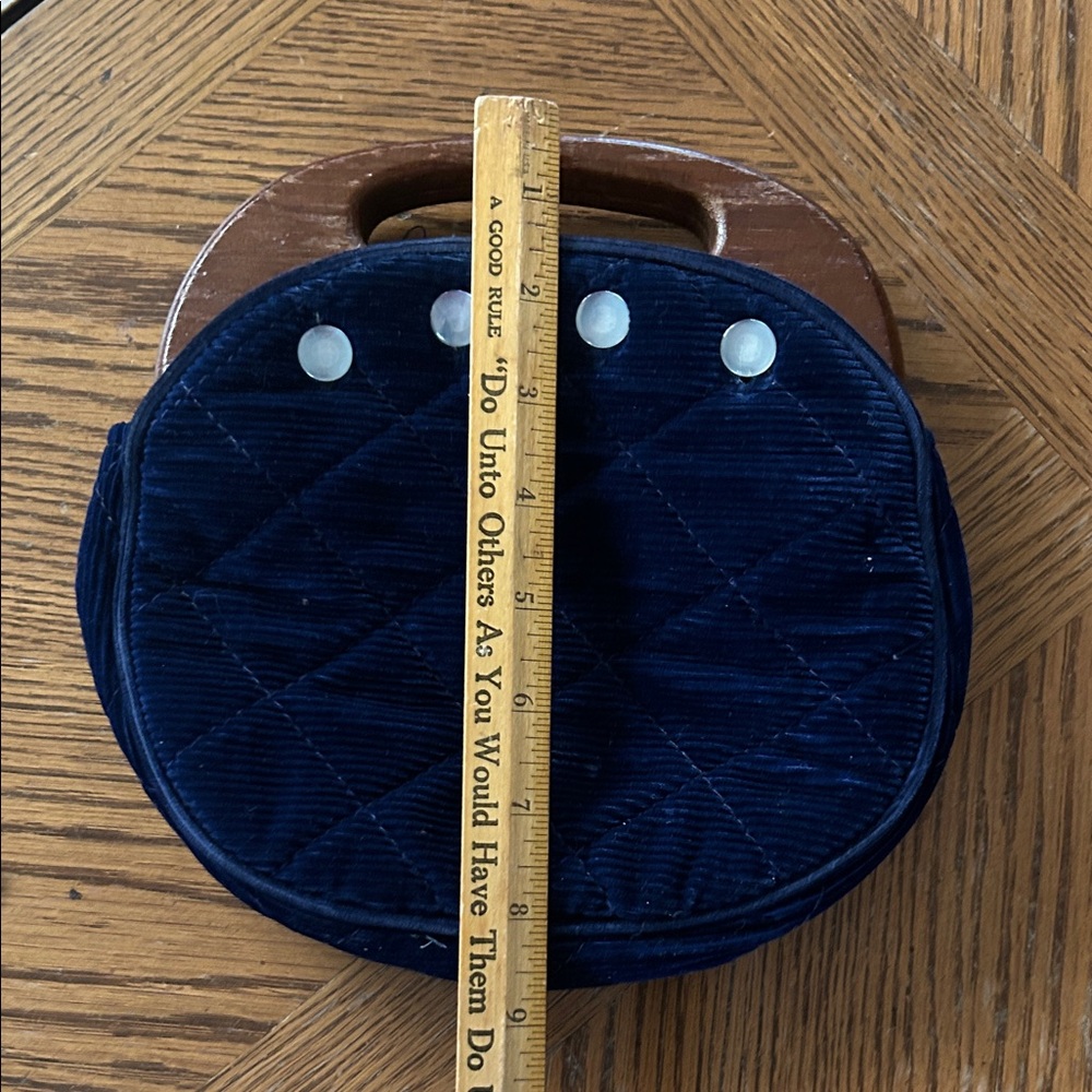 Vintage Blue Corduroy Bermuda Bag with Wooden Handles - Picture 5 of 6